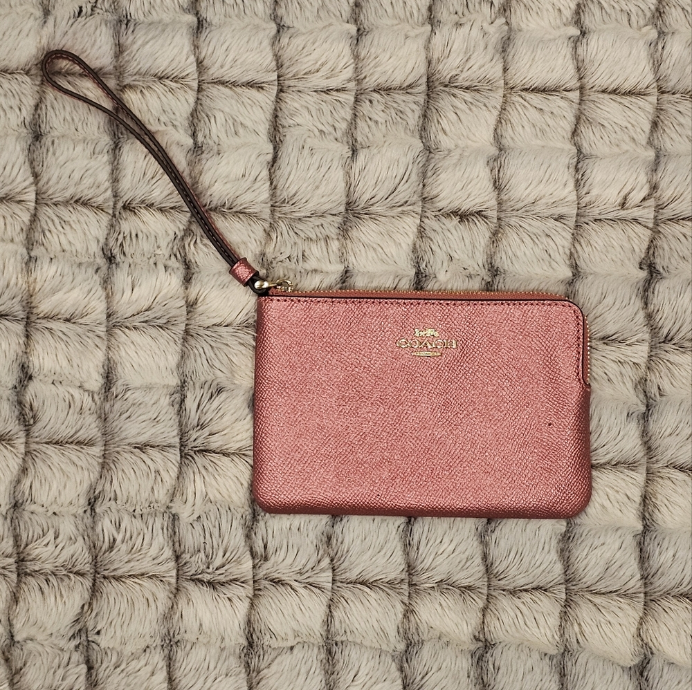 Coach Limited Edition Maroon Pink Metallic Pebbled Leather Zippered Wristlet